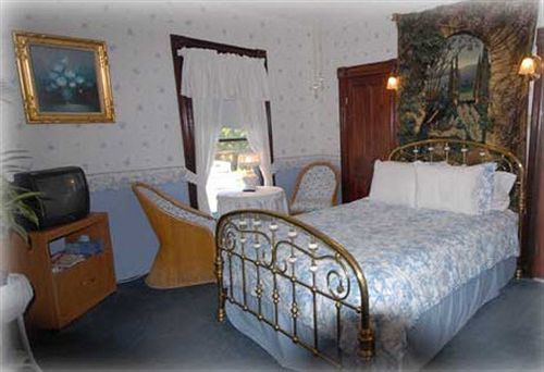 The Lion And The Rose Bed & Breakfast Whitefield Eksteriør billede
